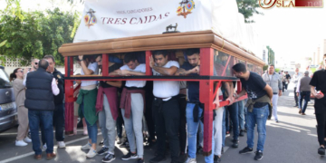 La cuadrilla de Tres Caídas suma kilos de alimentos en su ensayo solidario