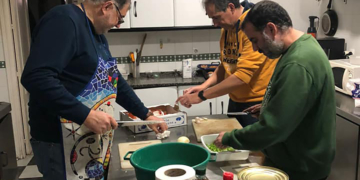Huerto reparte un mes más los menús de su cocina solidaria