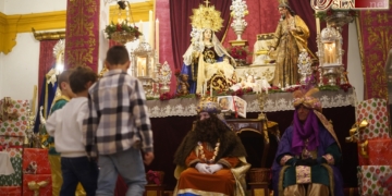 Los Reyes Magos visitan la Capilla de los Desamparados hasta el miércoles