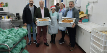 Misericordia reparte pestiños por Nochebuena a las familias más desfavorecidas de La Isla