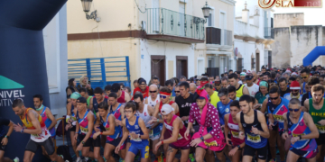 La carrera solidaria de la Pastora discurre un año más por las calles de La Isla