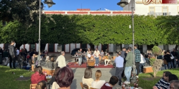 En la Alameda sonaron villancicos en la zambomba solidaria de Servitas y Columna