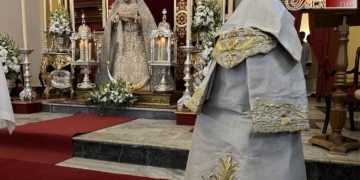 Bendecida una saya para la Virgen de la Piedad en el último día del Triduo en su honor