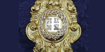 El escudo del Nazareno en orfebrería completará el respiradero frontal de la Virgen de los Dolores