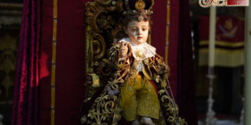 El Besapié al Niño de San José como inicio de los Siete Domingos del Patrón