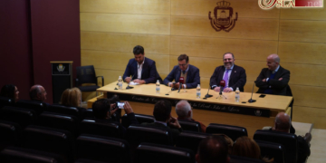 Comunicación y hermandades de nuevo a debate en la mesa redonda de la Soledad