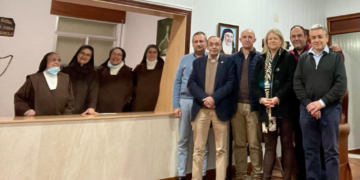 La Hermandad del Nazareno realizó una visita a las Carmelitas Descalzas
