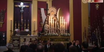 La Soledad preside un Vía-Crucis austero y muy mariano