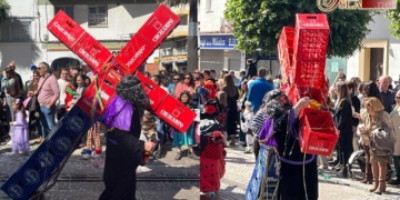 Mofa a los cristianos en la Cabalgata de Carnaval de San Fernando