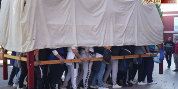 Las cuadrillas de Cristo Rey y Estrella ya caminan hacia el Domingo de Ramos