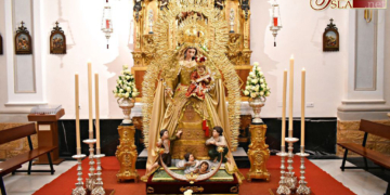 La Virgen de los Desamparados de Cádiz en Besamano en la festividad de la Candelaria