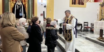Lleno absoluto en los templos isleños para iniciar la Cuaresma con la imposición de cenizas