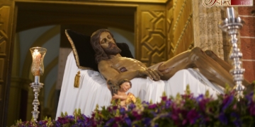 El Cristo de la Redención recorrió el barrio de la Iglesia Mayor en Vía-Crucis