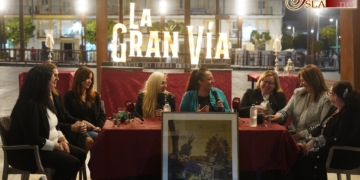 La mujer cofrade tomó la palabra en la tertulia de la Gran Vía