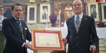 Ecce-Homo reconoce a Diego González por más de 50 años como vestidor de la hermandad
