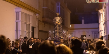 Jesús Cautivo presidió el tradicional Vía-Crucis que culminó en veneración