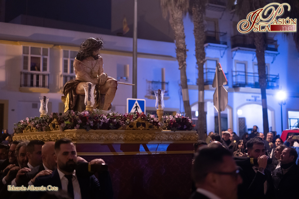 Video: La primera salida de la Coronación de Espinas entusiasma a San  Fernando en su Viernes de Dolores