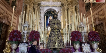 El Señor de la Sentencia en Besapiés en la Macarena con motivo de su Quinario