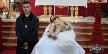 Domingo de Pasión de 2023 en San Fernando (XI): Santísimo Cristo Yacente