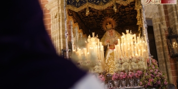 La decana del Domingo de Ramos regala una tarde-noche espectacular de cofradías junto a Columna y Lágrimas