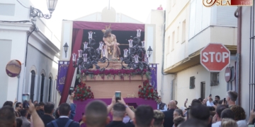 Nada frena a Coronación de Espinas que se ve arropada de principio a fin en su procesión del Viernes de Dolores