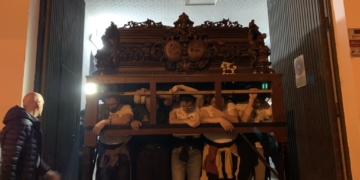 El paso de misterio de la Vera-Cruz llegó el miércoles a la capilla