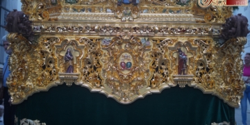 El paso de Santa Elena estrena el dorado del respiradero trasero