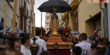 La lluvia frustra pocos minutos después de su salida la procesión del Niño Jesús de Praga