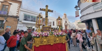Los más jóvenes disfrutaron de la Cruz de Mayo del Casco Antiguo en Rota