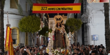 La Capilla de los Desamparados se engalana y llena de fieles para acoger a la Patrona