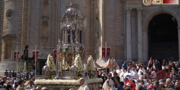 El Corpus de Cádiz: El Nuncio, buen tiempo y un recorrido algo más largo recuperando San Agustín