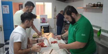 Huerto pone en marcha su cocina solidaria nuevamente para los usuarios de San Vicente de Paúl