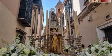 La Virgen de la Palma procesionó a cargo de los jóvenes de la Hermandad del Amor de Jerez