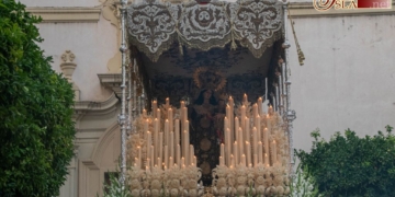 La Virgen del Carmen  de Cádiz recorrió las calles del Mentidero en su salida procesional