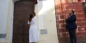 Una placa recuerda un año después el 25 aniversario de María Santísima de los Desamparados