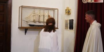 La luz de la maqueta de Elcano se apagó en San Francisco con la llegada del Buque Escuela