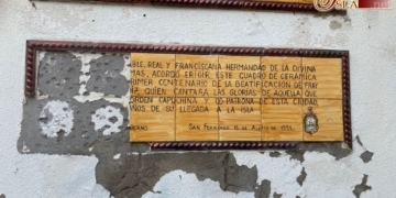 Destrozan parte del azulejo de la Pastora de la fachada del antiguo convento de las Capuchinas