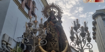 La Virgen del Carmen de Jerez entre nardos y marchas del Maestro Tejera