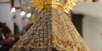 La mantilla de Coronación del Carmen vuelve a recuperar su esplendor tras un minucioso trabajo de CYRTA