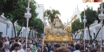 La Divina Pastora reluce en un 15 de agosto de mucho público, nuevo itinerario y ambiente cofradiero