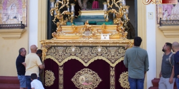 El paso de la Pastora abre los traslados para la Magna en el barrio más cofrade de La Isla