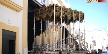 Misericordia muestra en todo su esplendor el palio de la Piedad con motivo del traslado para la Magna Mariana
