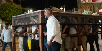 Con el palio de la Virgen de las Lágrimas finalizaba el primer día de traslados en la Iglesia Mayor