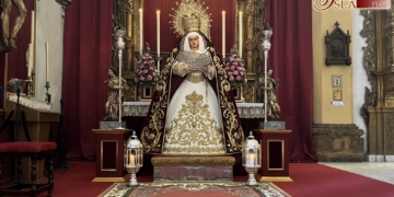 La Virgen de las Lágrimas en Besamano con motivo de la festividad del Dulce Nombre de María