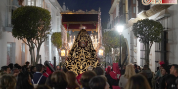 Trinidad llevará el ‘manto de la Duquesa’ de la Virgen de las Angustias de los Gitanos de Sevilla