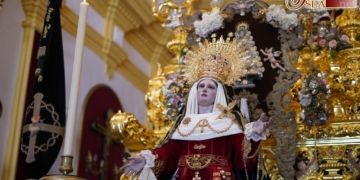 Los hermanos de la Vera-Cruz despidieron a la Virgen del Mayor Dolor antes de ser restaurada por Pedro Manzano