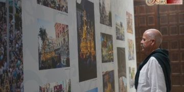 Más de 50 fotografías de la Magna Mariana se exponen en el ayuntamiento