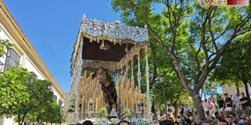 La Virgen de la Estrella recibió la Medalla de Oro de Jerez en su camino a la Catedral para su Coronación