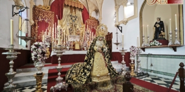 La Virgen de la Estrella de Jerez en besamano como final de la acción de gracias por su Coronación Canónica