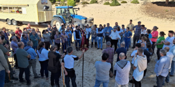Un centenar de rocieros de San Fernando y San Roque realizaron la anual peregrinación andando de noviembre